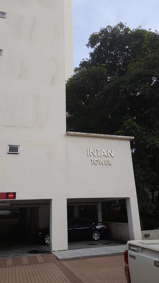 Mas Kiara Residences: the foot of Intan Tower above its car park entrance