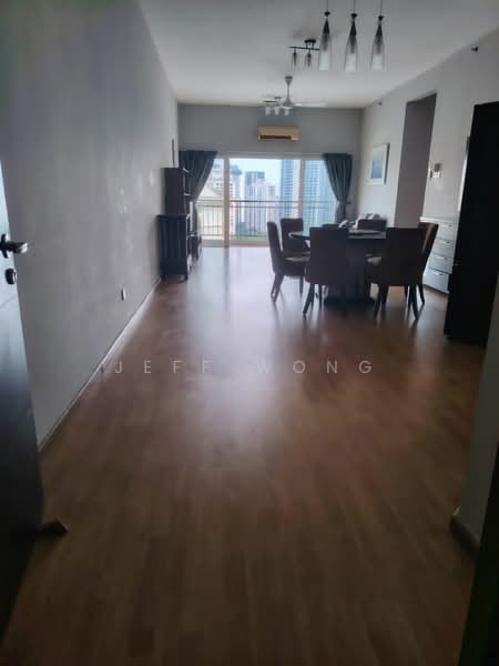 Waldorf Tower: photo