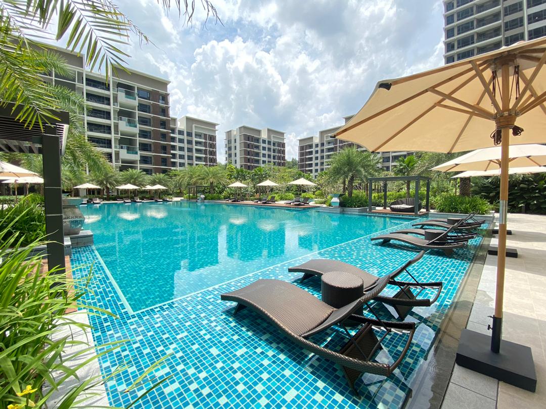 Agile Mont Kiara: the long pool between the low-rise blocks