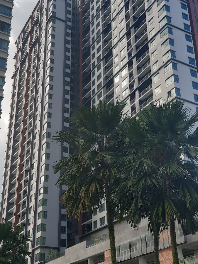 Sunway Mont Residences: the tower above the palms