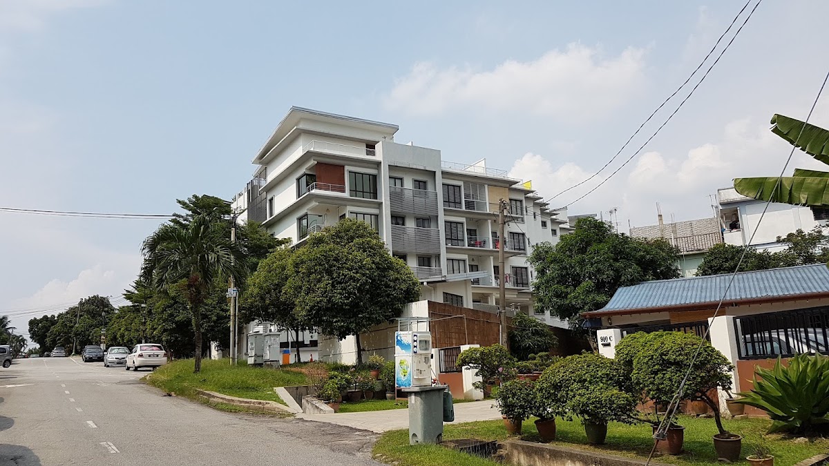 Laman Ara Utama: a low-rise block seen from the street