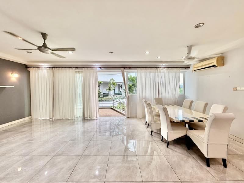 The Residence Condominium @ TTDI: photo