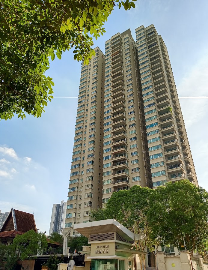 Mont Kiara Banyan: the tower above the guardhouse