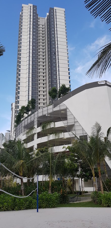 Residensi Sefina Mont Kiara: the tower above the landscaped podium