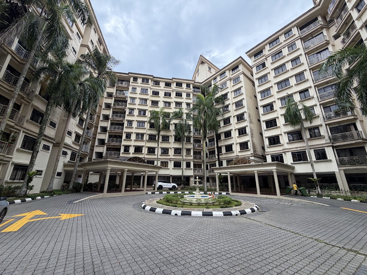 Puncak Prima: the drop-off court enclosed by the blocks