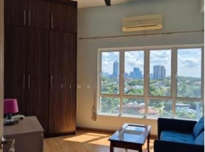 Waldorf Tower: photo