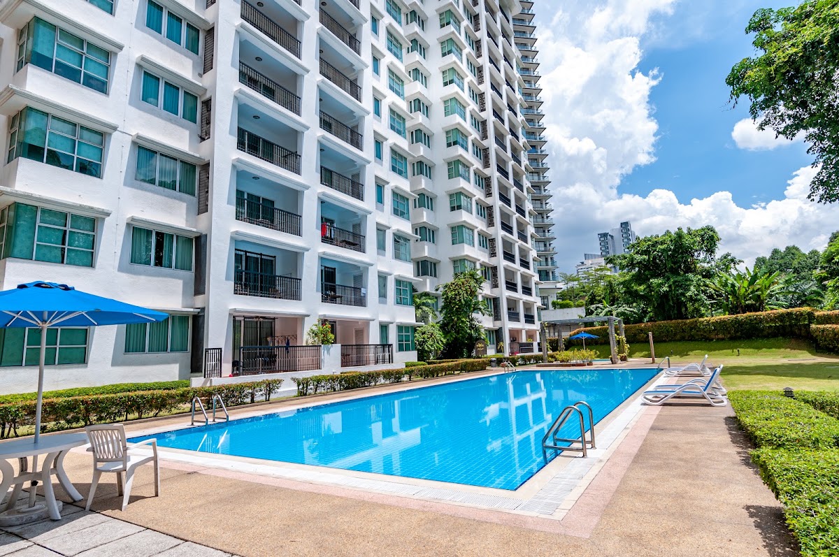 Wedgewood Residences: the swimming pool beside the tower